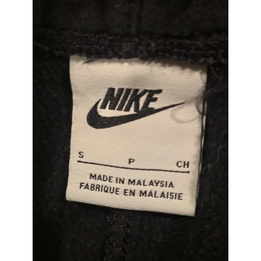 Nike boys black